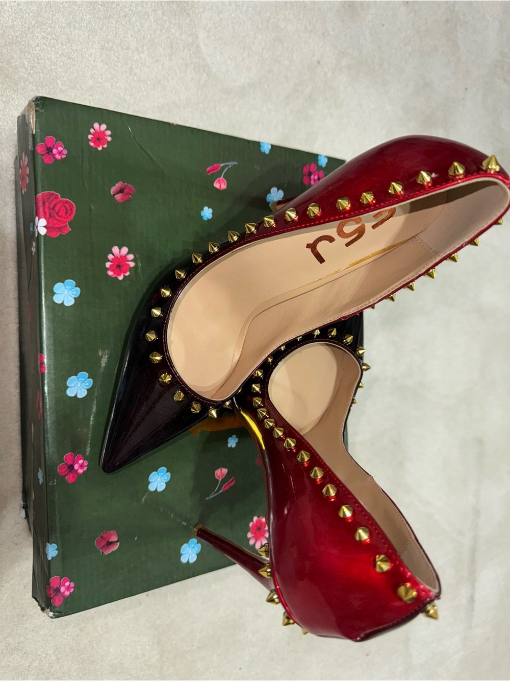 F5J Two-Tone Red and Black Patent Pointed-Toe Stud Pumps